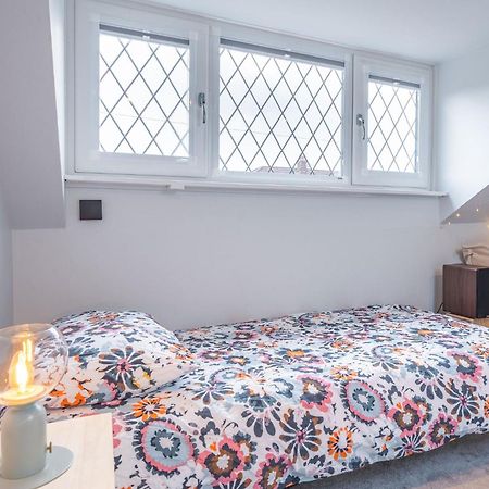 Nature Inspired Bungalow With 3 Rooms - 10 Mins From Manchester Airport Timperley المظهر الخارجي الصورة
