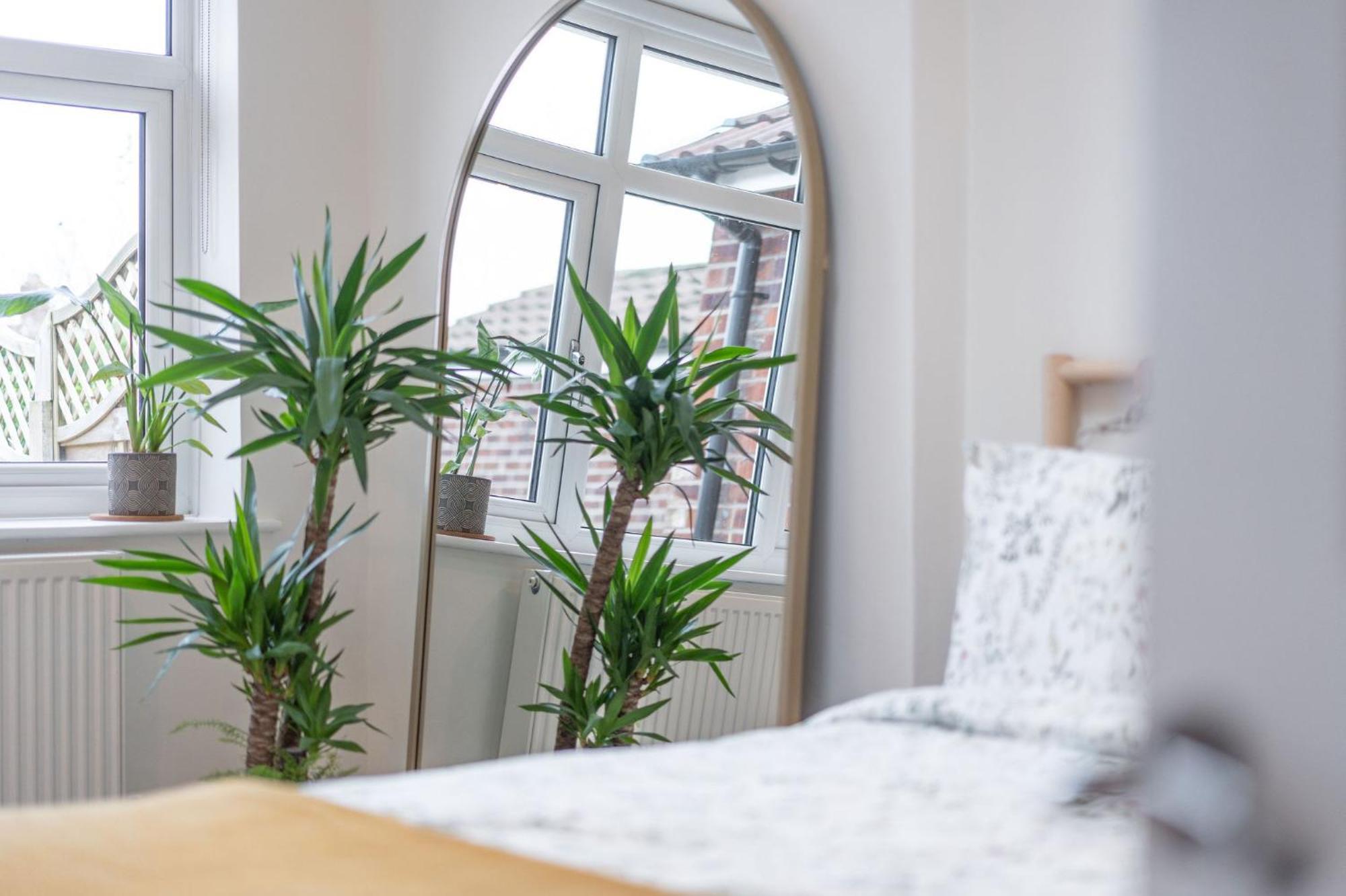 Nature Inspired Bungalow With 3 Rooms - 10 Mins From Manchester Airport Timperley المظهر الخارجي الصورة