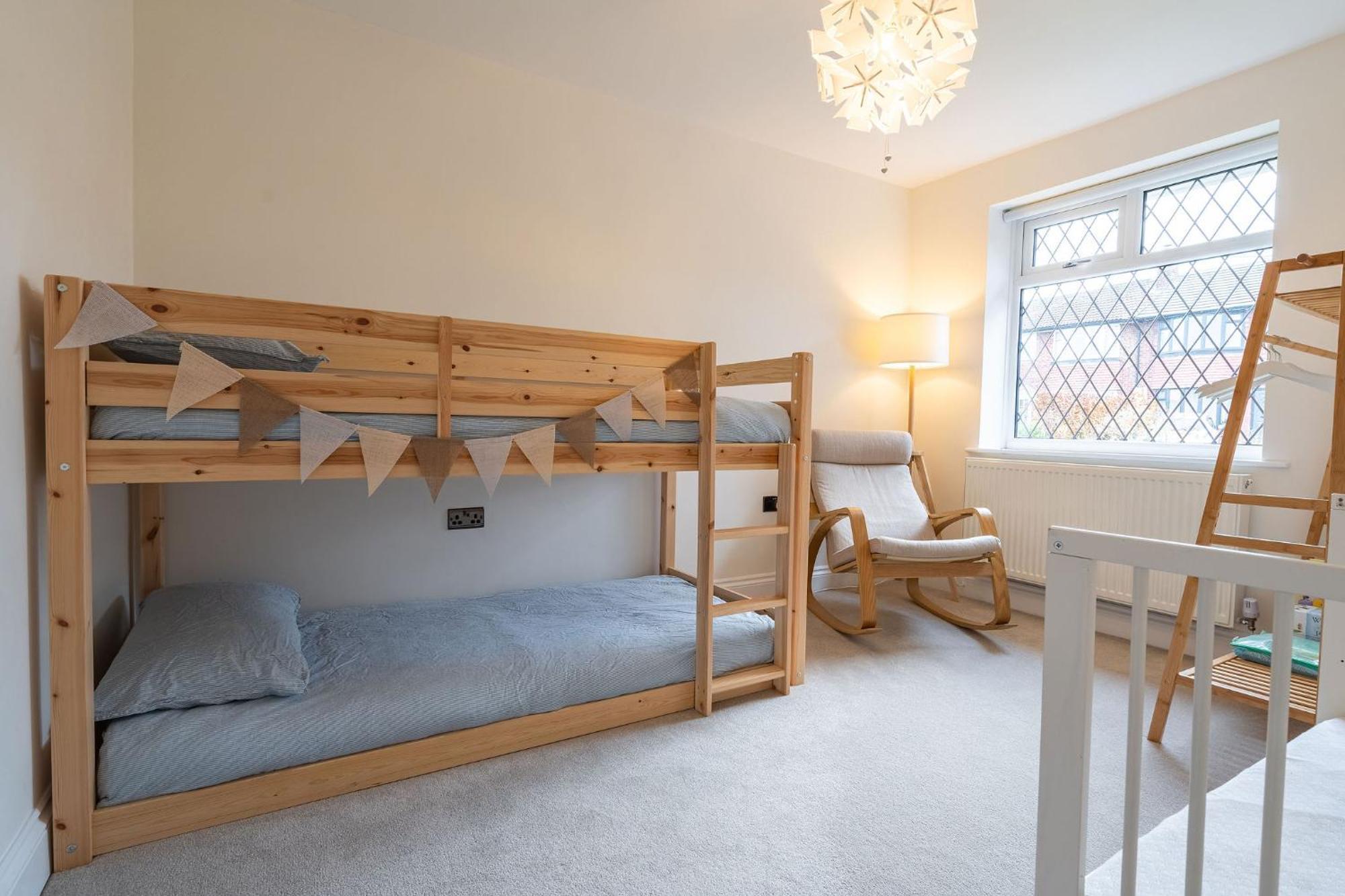 Nature Inspired Bungalow With 3 Rooms - 10 Mins From Manchester Airport Timperley المظهر الخارجي الصورة